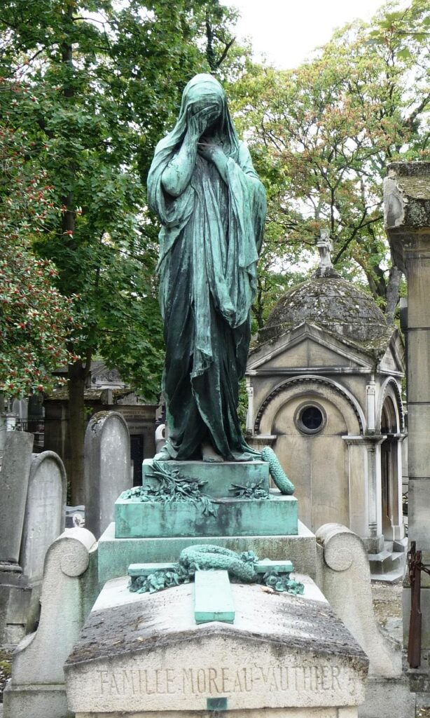 Una Parigi insolita: una passeggiata tra le suggestive vie di Père Lachaise