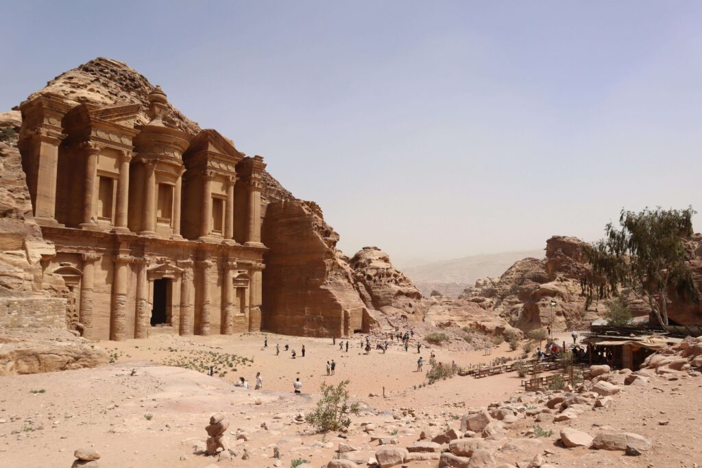 IN VIAGGIO VERSO PETRA: TRA CITTA' PERDUTE E PAESAGGI INCONTAMINATI
