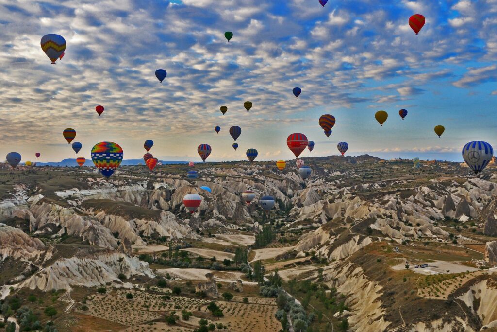 mongolfiere cappadocia per le tradizioni estive nel mondo